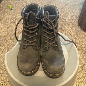 Kodiak Size 8 boots